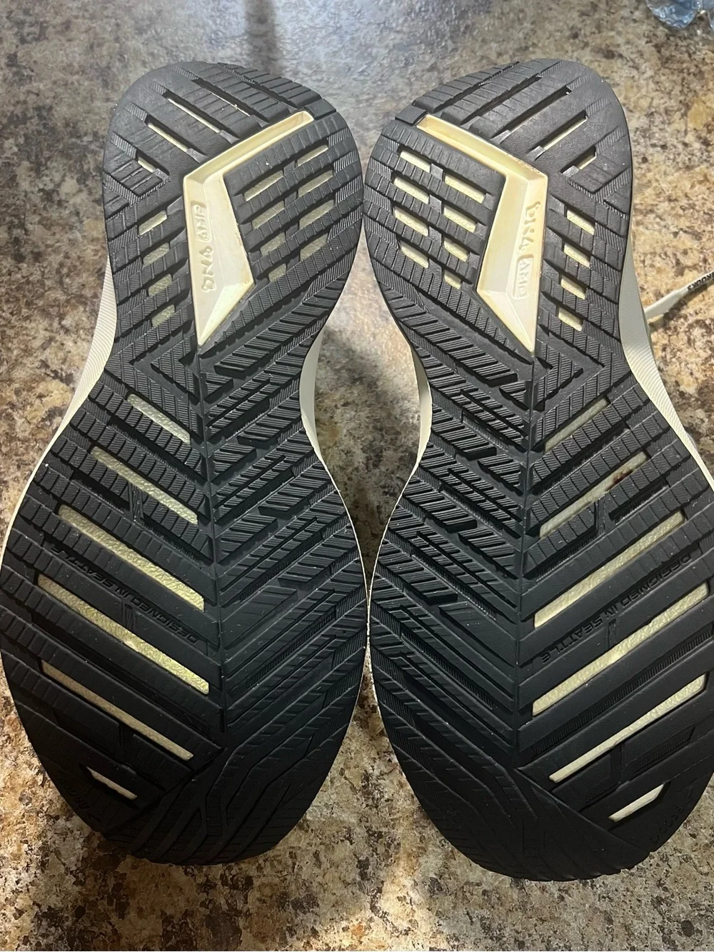 Brooks comfortable women